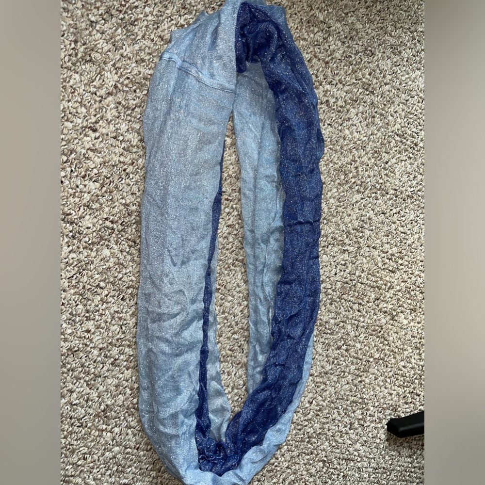 SCARVES (2) - Picture 2 of 2